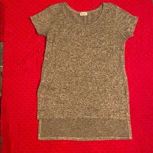 3/$20 Free Kisses shirt sz M